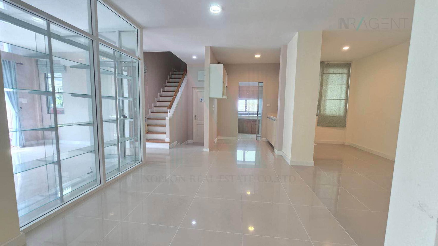 รูป ขายบ้านเดี่ยว โครงการ มัณฑนา เลค วัชรพล 2 ชั้น 3 ห้องนอน 3 ห้องน้ำ - รูปที่ 4/8