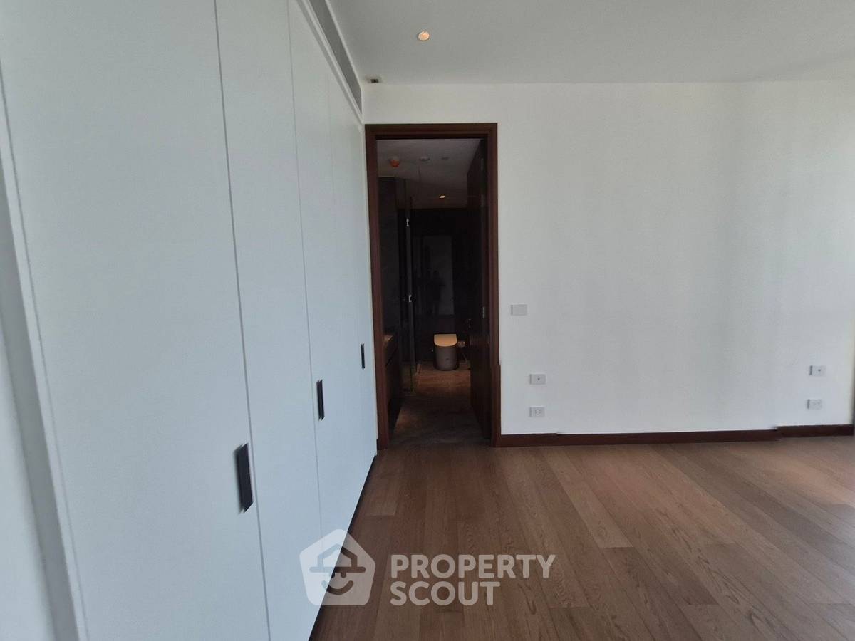 picture 2-BR Condo At Dusit Central Park, 23rd Floor, 90m To MRT Silom (ID 3057412) - 6/9