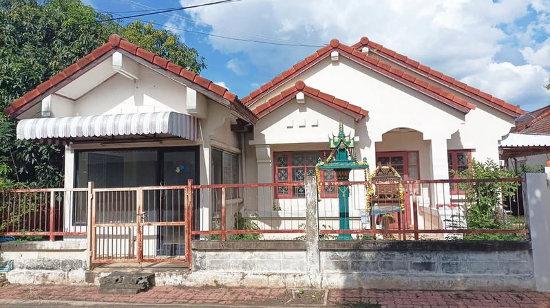 ขายบ้านเดี่ยว : 🔥ขาย บ้านเดี่ยวชั้นเดียว CHONLADA BANGBUATHONG ทำเลบางบัวทอง โครงการคุณภาพแลนด์แอนด์เฮ้าส์ สภาพเดิมราคาคุ้มค่า เหมาะสำหรับผู้ต้องการรีโนเวท