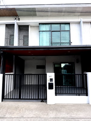 ทาวน์โฮม ถนนสายไหม : ทาวน์โฮม ติดถนนสายไหม ใกล้รถไฟฟ้า