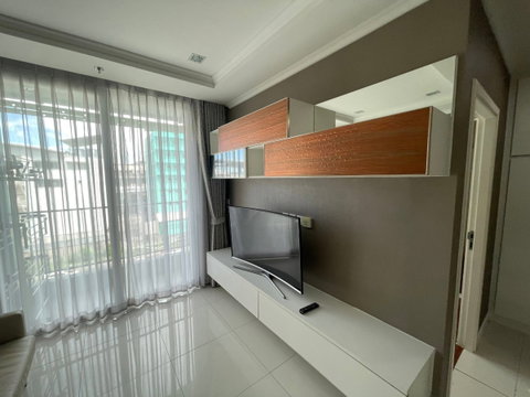 Urgent Sale  2 Bedrooms 1 Bathroom 52 Sq.m. Building C on 5th Floor, Selling Price 4,000,000 baht