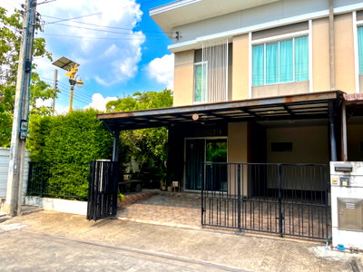 Townhouses for sale Samut Prakarn : Beautiful Corner-Unit Townhome for Sale: Pruksa Ville 92 Onnut-Suvarnabhumi (Lat Krabang 14/1)