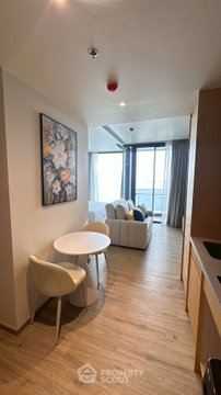 19th-Floor 1-BR Condo At AROM WONGAMAT (ID 3061916)