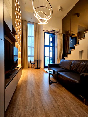 คอนโดให้เช่า : ✨ ให้เช่า ไอดีโอ สาทร-วงเวียนใหญ่ ✨ (Ideo Sathorn-Wongwianyai)  🌃 1 Bedroom HYBRID พิเศษ เพดานสูง 4.2 เมตร