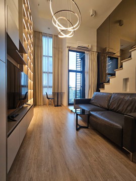 ✨ ให้เช่า ไอดีโอ สาทร-วงเวียนใหญ่ ✨ (Ideo Sathorn-Wongwianyai)
🌃 1 Bedroom HYBRID พิเศษ เพดานสูง 4.2 เมตร