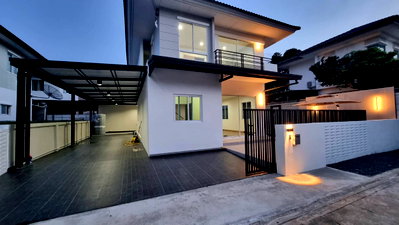 บ้านเดี่ยว ลำลูกกา ปทุมธานี : บ้านเดี่ยวหลังมุม รองรับห้องนอนชั้นล่าง ใกล้ทางด่วนจตุโชติรามอินทรา