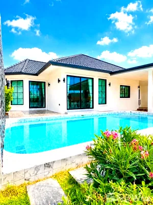 Houses for sale Rubberland : Own a Luxury Pool Villa in Pattaya’s High-Growth Investment 6550811