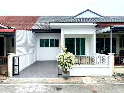 Townhouses for sale Sattahip Chonburi : Townhouse Pirin Land-Sattahip (Plutaluang 20) Fully renovated