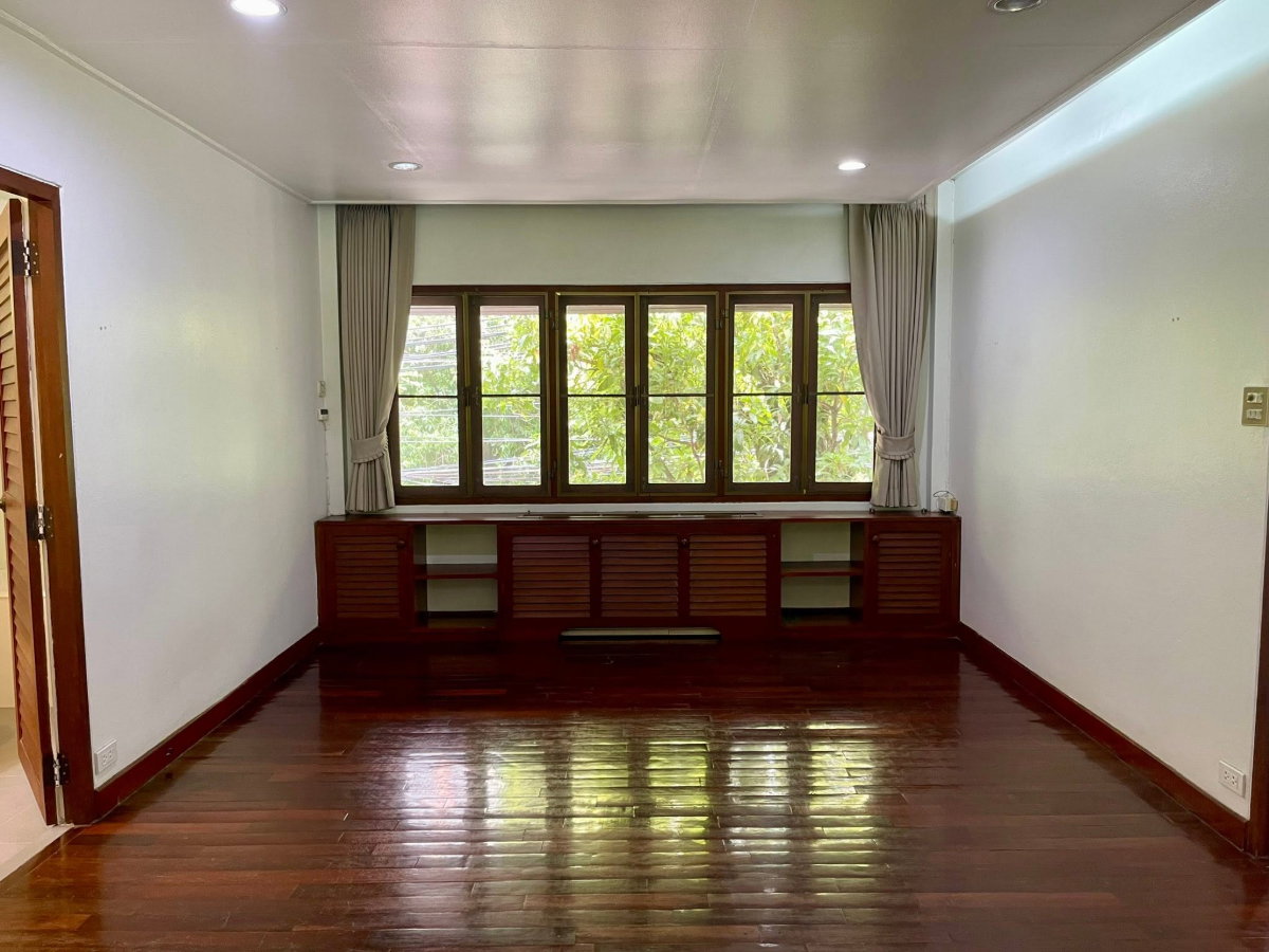รูป WS7751 🏫ให้เช่า Rare Garden House ใกล้ BTS เพลินจิต 💰เพียง 130,000 บาท/เดือน - รูปที่ 10/17