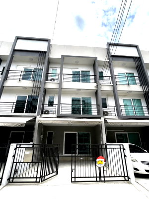 เช่าทาวน์โฮม เมกะ บางนา : 🏡✨ ให้เช่าทาวน์โฮม 3 ชั้น บ้านกลางเมือง สวนหลวง 3 ห้องนอน 3 ห้องน้ำ 3 ห้องนอน 3 ห้องน้ำ บ้านใหม่ พร้อมเข้าอยู่ | รองรับ EV Charger | 