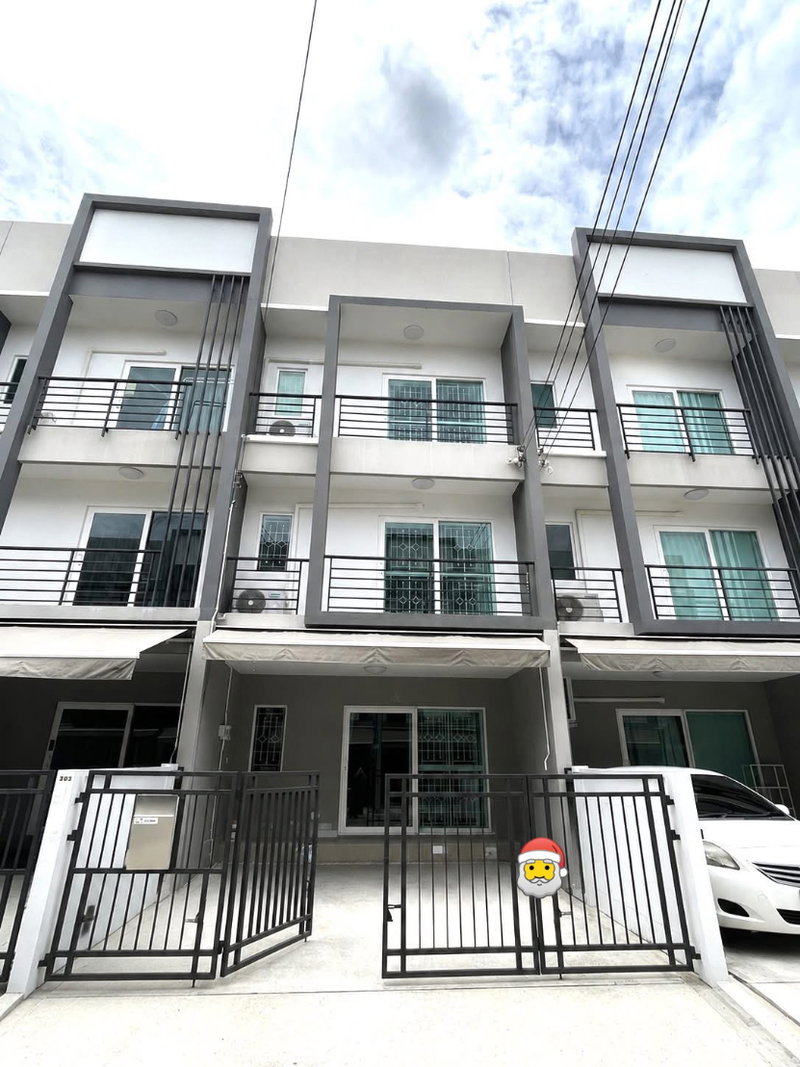 ทาวน์โฮมให้เช่า : 🏡✨ ให้เช่าทาวน์โฮม 3 ชั้น บ้านกลางเมือง สวนหลวง 3 ห้องนอน 3 ห้องน้ำ 3 ห้องนอน 3 ห้องน้ำ บ้านใหม่ พร้อมเข้าอยู่ | รองรับ EV Charger | 