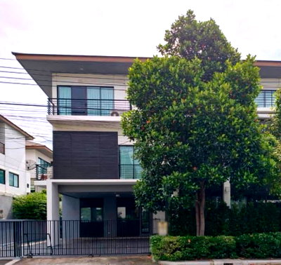 บ้านเดี่ยวให้เช่า : HR3577ให้เช่าบ้านเดี่ยวหรู 3 ชั้น 400 ตร.ม. หมู่บ้านลุมพินี สวนหลวง ร.9 ใกล้โรงเรียนนานาชาติ ICS / TSIS