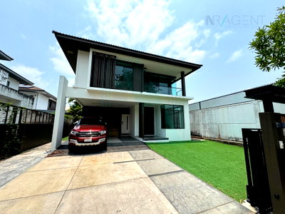 บ้านเดี่ยวให้เช่า : ให้เช่าบ้านเดี่ยว 2 ชั้น มัณฑนา อ่อนนุช - วงแหวน 4 3 ห้องนอน 3 ห้องน้ำ