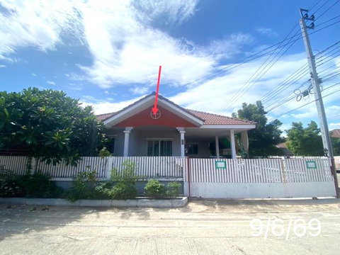 บ้านเดี่ยว 55.7 ตร.วา บ้านรติรัตน์ ถนนต้นเชือก-วัดมะสง ไทรน้อย นนทบุรี 2.8M