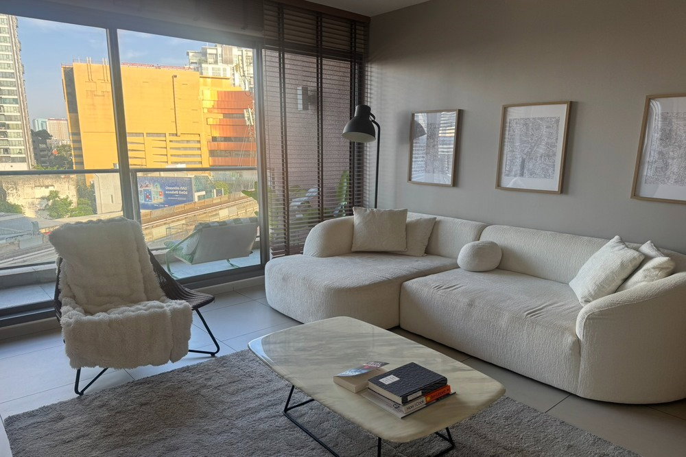 รูป 🔥 เช่าด่วน !!🔥The Lofts Ekkamai, 2 ห้องนอน, 2 ห้องน้ำ, ห้องไซส์ใหญ่, ทำเลดี !! Code C20260700002 แต่งครบ, พร้อมเข้าอยู่ 📣📣 - รูปที่ 1/4
