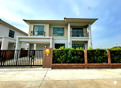 บ้านเดี่ยว สนามบินสุวรรณภูมิ : ขายบ้านเดี่ยว โครงการ เดอะแพลนท์ บางนา-วงแหวน 2 ชั้น 3 ห้องนอน 3 ห้องน้ำ