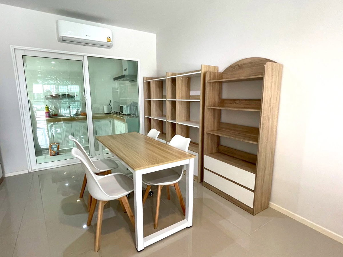 รูป 🏡✨ ให้เช่าทาวน์โฮม 3 ชั้น บ้านกลางเมือง สวนหลวง 3 ห้องนอน 3 ห้องน้ำ 3 ห้องนอน 3 ห้องน้ำ บ้านใหม่ พร้อมเข้าอยู่ | รองรับ EV Charger | - รูปที่ 4/12