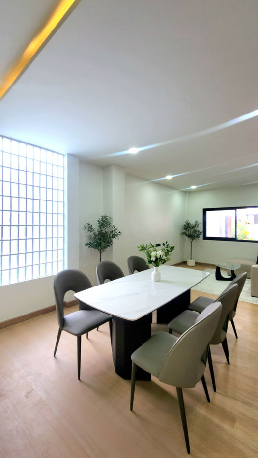 รูป 🏡✨ บ้านรีโนเวทใหม่ พร้อมเข้าอยู่ 📍 หมู่บ้านรุ่งเจริญ โชคชัย 4 ซอย 3 ทำเลโชคชัย 4 ซอย 3 เดินถึงรถไฟฟ้าได้! - รูปที่ 3/19