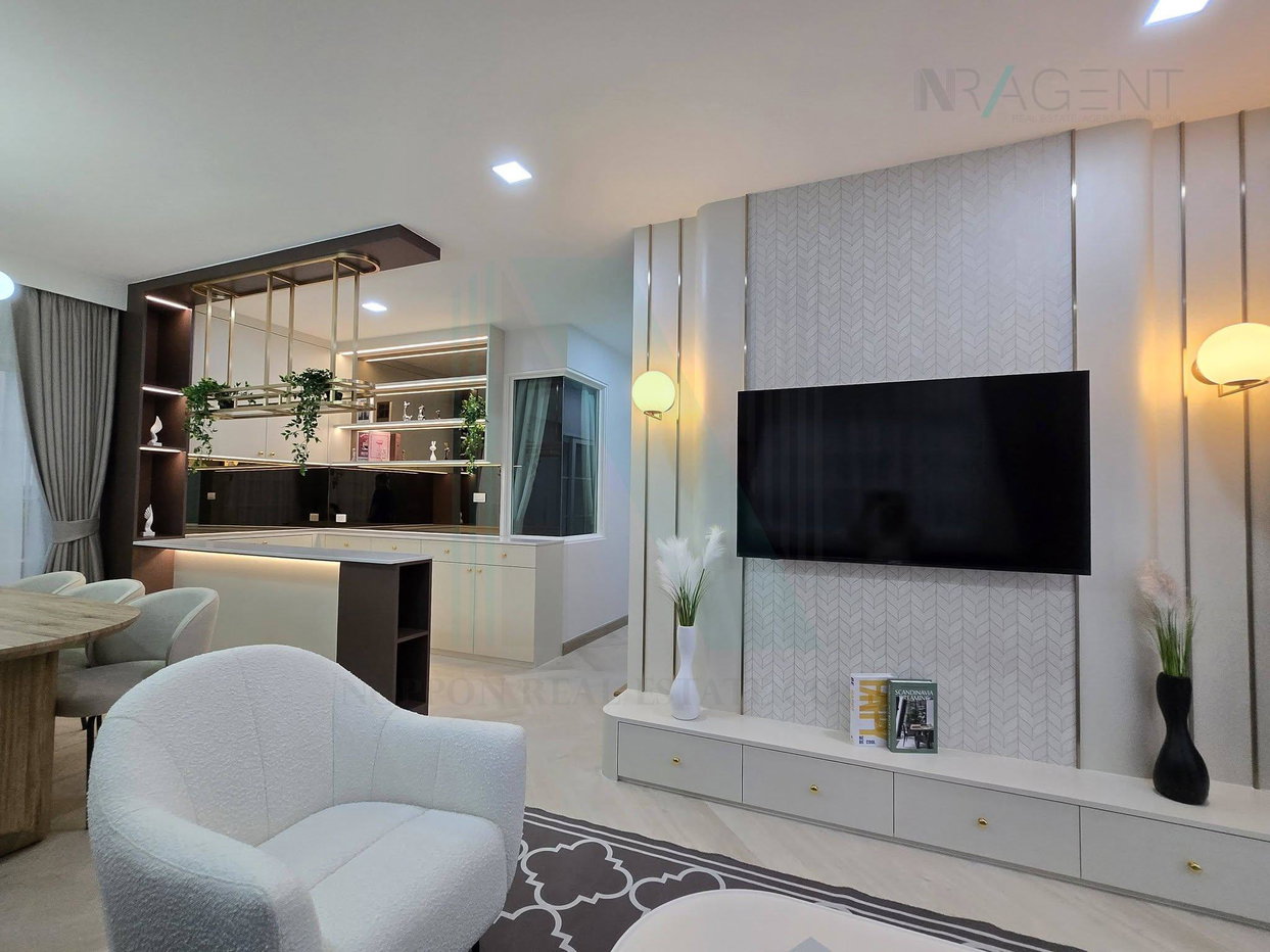 รูป ขายบ้านเดี่ยว โครงการ แกรนดิโอ บางนา กม.5 2 ชั้น 4 ห้องนอน 4 ห้องน้ำ - รูปที่ 3/8