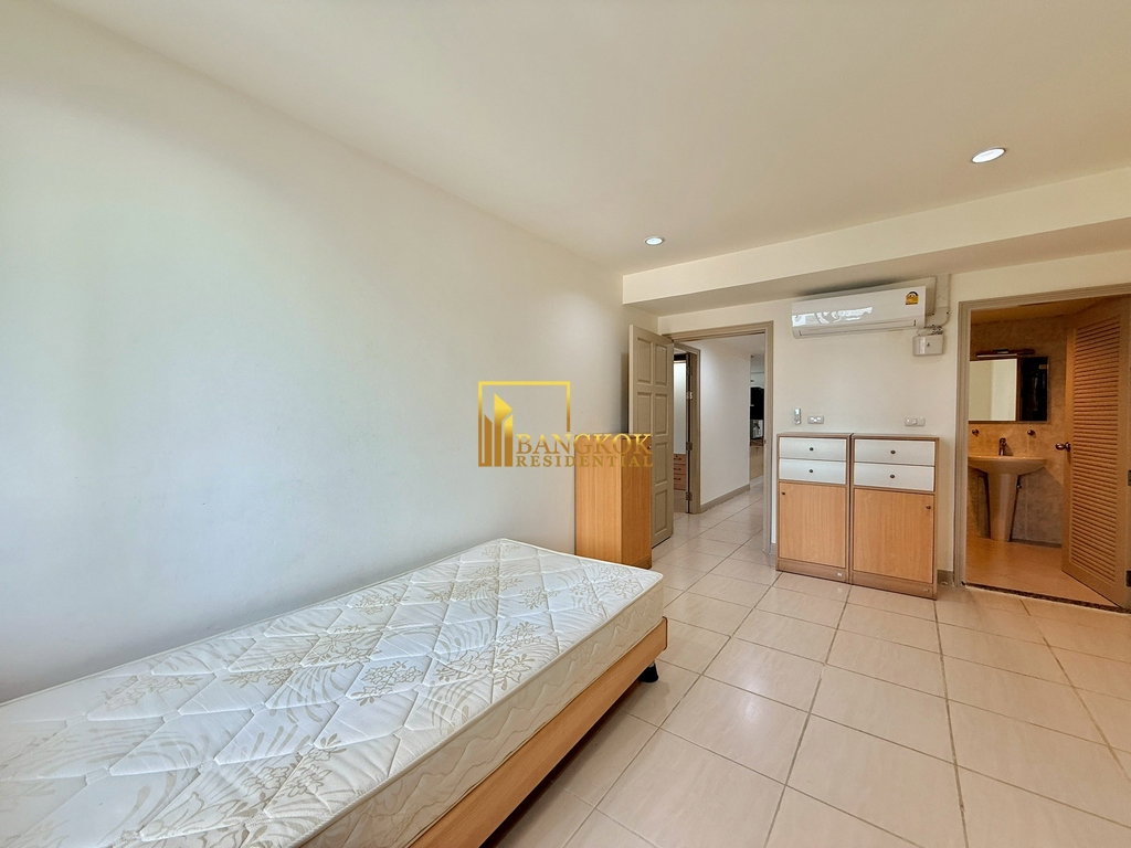 picture Royal Castle | Superb Value 3 Bedroom Condo in Phrom Phong - BR17311CD - 24/41