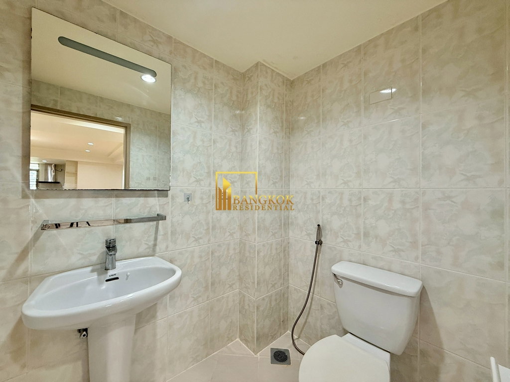 picture Royal Castle | Superb Value 3 Bedroom Condo in Phrom Phong - BR17311CD - 10/41