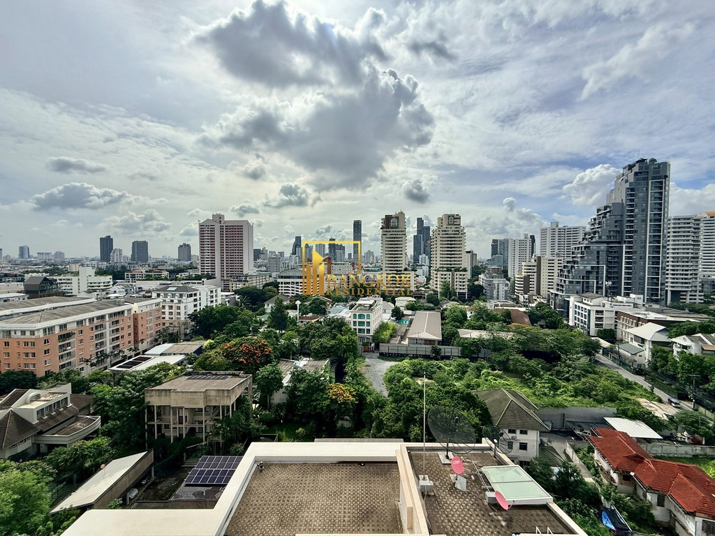 picture Royal Castle | Spacious 3 Bedroom Condo in Phrom Phong - BR61660CD - 6/40