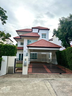รูปภาพ 🏡✨ ให้เช่าบ้านเดี่ยว 3 ชั้น โครงการคุณภาพ – วิลล่า นครินทร์  📍 ติดถนนสุขาภิบาล 2 ทำเลดีเดินทางสะดวก เชื่อมต่อ อ่อนนุช ศรีนครินทร์ ลาดกระบัง