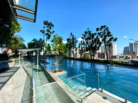 🏙️✨ FOR RENT: Whizdom Essence Sukhumvit — LUXURY HIGH-FLOOR LIVING NEAR BTS PUNNAWITHI! 💰 Rental Price: 34,000 THB/month