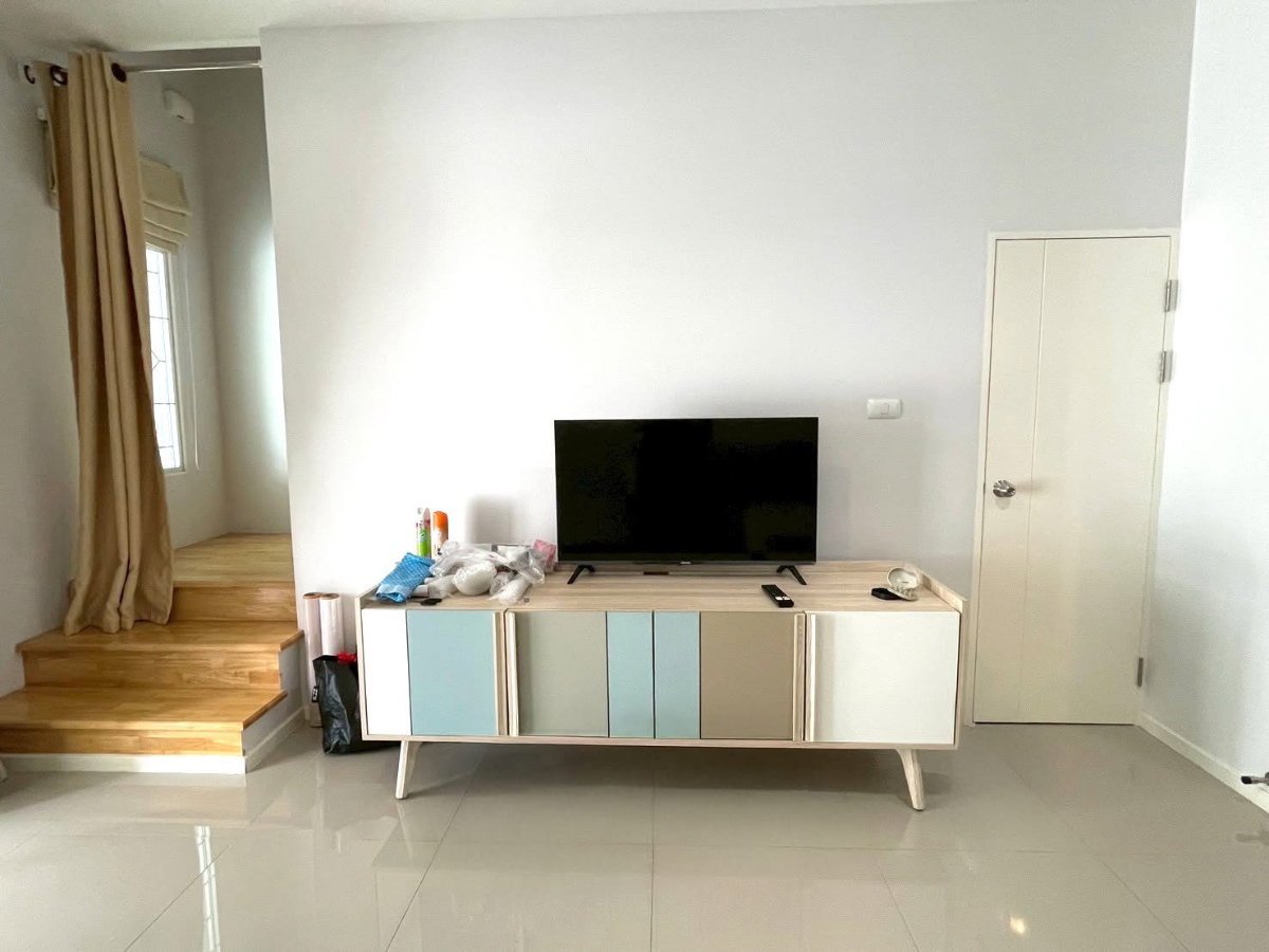 รูป 🏡✨ ให้เช่าทาวน์โฮม 3 ชั้น บ้านกลางเมือง สวนหลวง 3 ห้องนอน 3 ห้องน้ำ 3 ห้องนอน 3 ห้องน้ำ บ้านใหม่ พร้อมเข้าอยู่ | รองรับ EV Charger | - รูปที่ 5/12