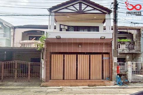 ทาวน์เฮาส์ 2 ชั้น ประเสริฐมนูกิจ 42 หมู่บ้านสราญรมย์ รีโนเวทใหม่ ตรงข้ามสวน ใกล้แยกเกษตร–นวมินทร์
