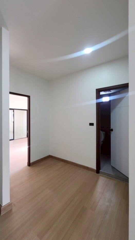 รูป 🏡✨ บ้านรีโนเวทใหม่ พร้อมเข้าอยู่ 📍 หมู่บ้านรุ่งเจริญ โชคชัย 4 ซอย 3 ทำเลโชคชัย 4 ซอย 3 เดินถึงรถไฟฟ้าได้! - รูปที่ 9/19