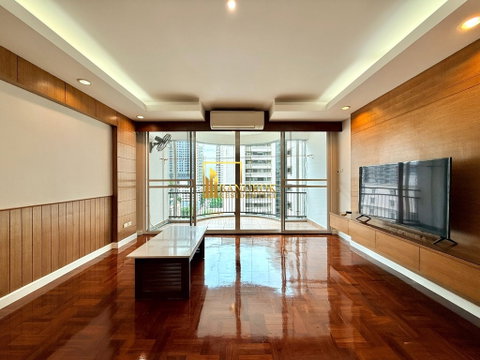 Grand Ville House 1 | Fantastic 3 Bed Condo in Phrom Phong - BR9117CD