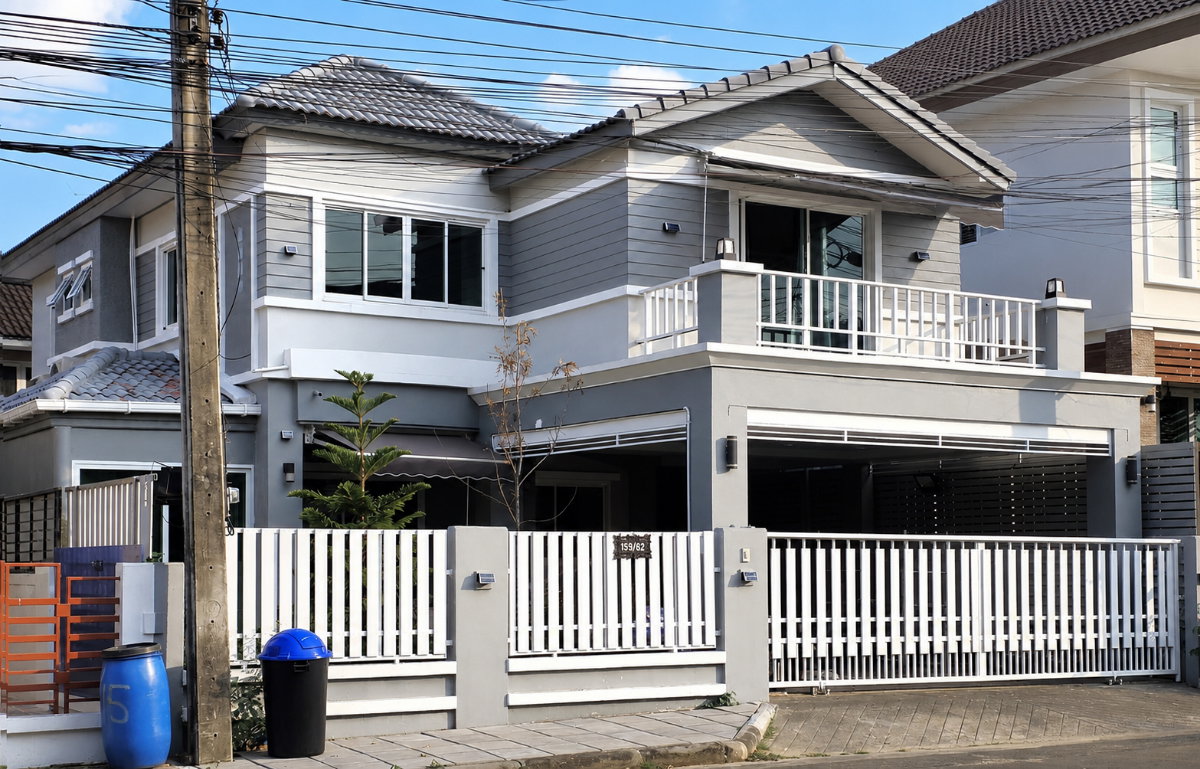 รูป 🏡✨ ให้เช่าบ้านเดี่ยว 2 ชั้น พร้อมอยู่ – เรสซิเด้นซ์พาร์ค ชวนชื่น ซิตี้ 📍 ทำเลเชื่อมต่อ รามอินทรา • วัชรพล • คู้บอน - รูปที่ 1/12