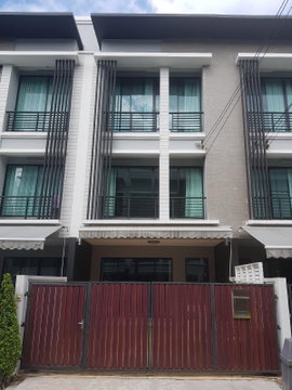 🏡✨ ให้เช่าทาวน์โฮม 3 ชั้น บ้านกลางเมือง พระราม 9–รามคำแหง 📍 ทำเลดี เชื่อมต่อรามคำแหง - ลาดพร้าว - เลียบด่วนรามอินทรา