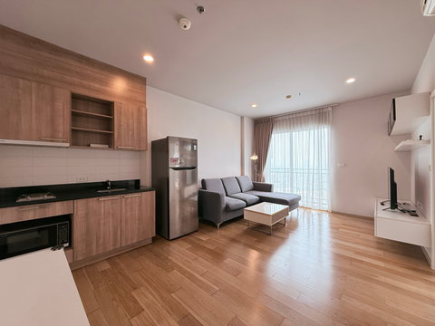 Hive Sathorn - ให้เช่า คอนโด ติดรถไฟฟ้า 1 ห้องนอน 50 ตรม BTS กรุงธนบุรี พร้อมอยู่