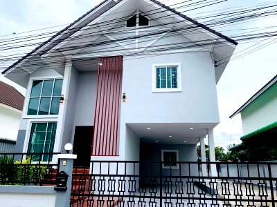 Houses for rent Rayong : Single house for rent, Waterside Bowin, excellent location near the industrial estate.