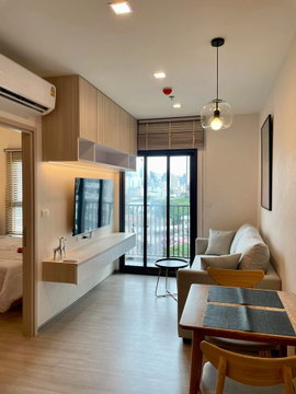 🏙️✨ FOR RENT: The Base Phetchaburi–Thonglor — HIGH-FLOOR MODERN LIVING IN A PRIME LOCATION!  💰 Rental Price: 18,000 THB/month 