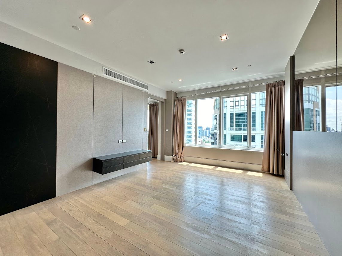 รูป Ideal 24 | Expansive 4 Bedroom Luxury Condo in Phrom Phong - BR11809CD - รูปที่ 35/57