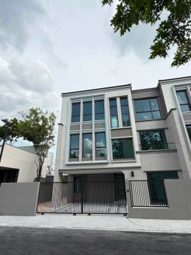 📌 ให้เช่าทาวน์เฮาส์ 3 ชั้น บ้านกลางเมือง คลาสเซ่ รัชโยธิน 3 ห้องนอน 4 ห้องน้ำ