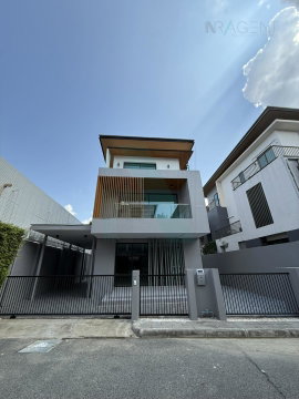 ขายบ้านเดี่ยว โครงการ เอคิว อาร์เบอร์ 3 ชั้น 3 ห้องนอน 4 ห้องน้ำ