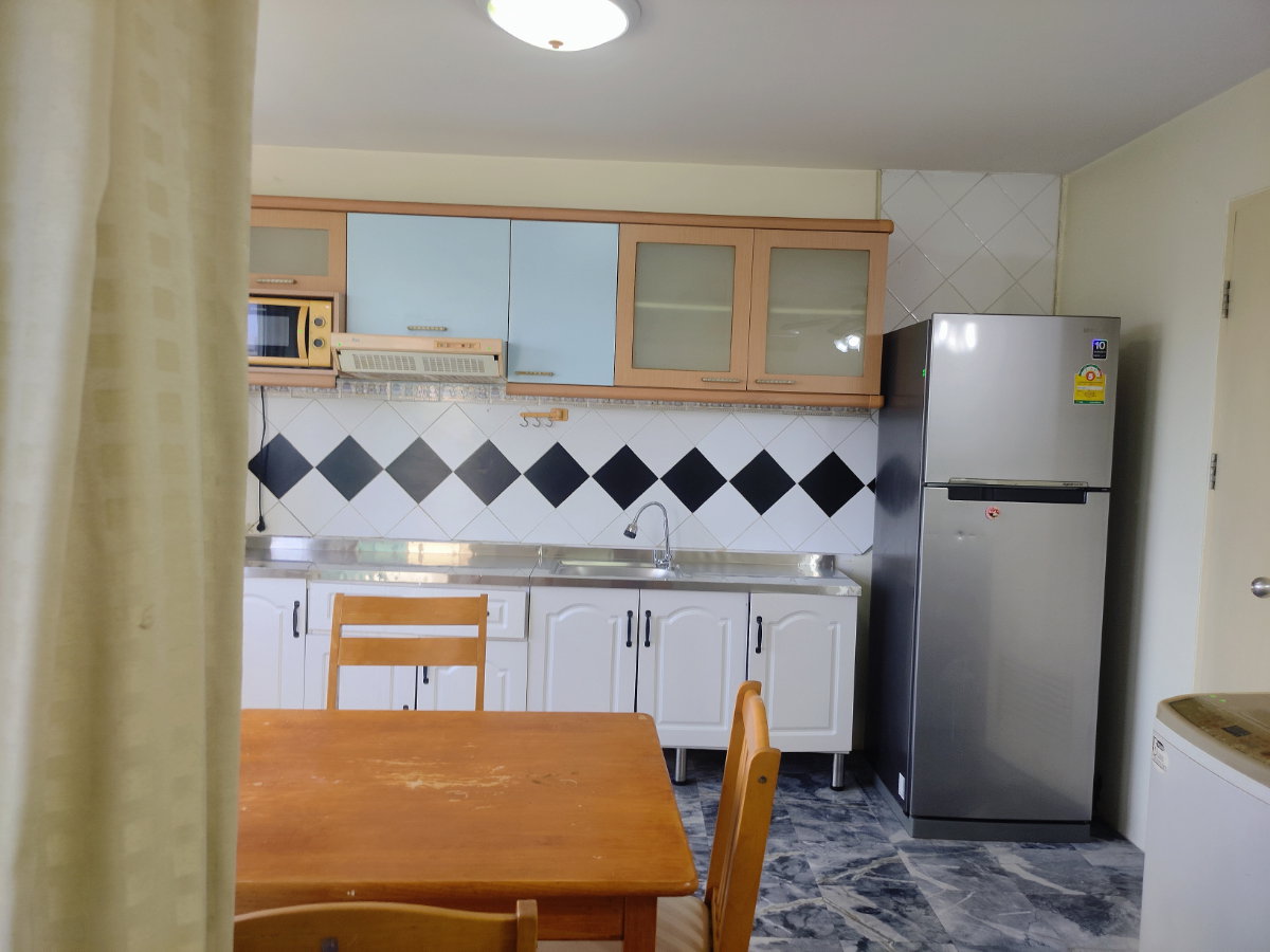 picture Furnished rental room, ready to move in. - 4/13