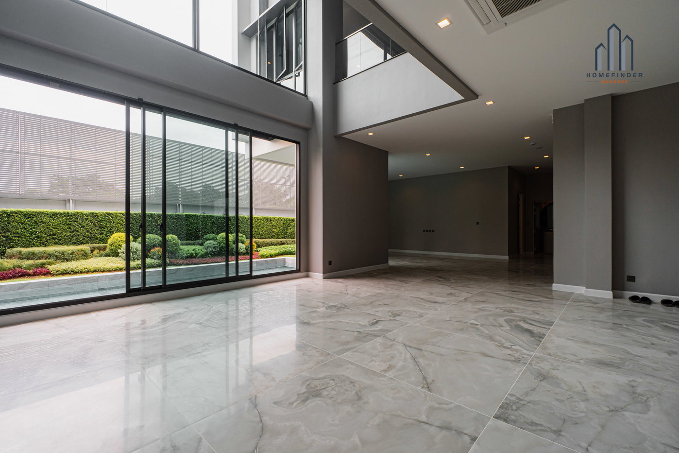 picture 95E1 – Ninety Five East One 4 bedrooms, for sale - 50/69