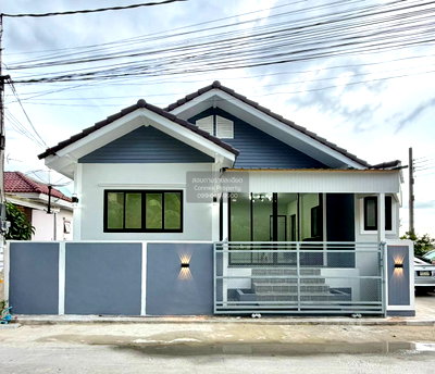 Houses for sale Nonthaburi : For Sale House , Baan Pobthong , newly renovated , Bang Khu Rat , Bang Bua Thong , Nonthaburi , CX-162881 ✅ Live chat with us ADD LINE @connexproperty ✅