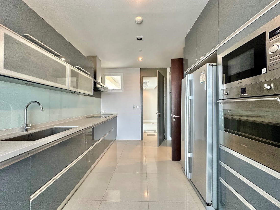 รูป Ideal 24 | Expansive 4 Bedroom Luxury Condo in Phrom Phong - BR11809CD - รูปที่ 9/57