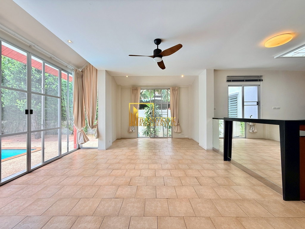 รูป Expansive 4 Bedroom House With Pool Near Thonglor Area - BR28183SH - รูปที่ 10/38