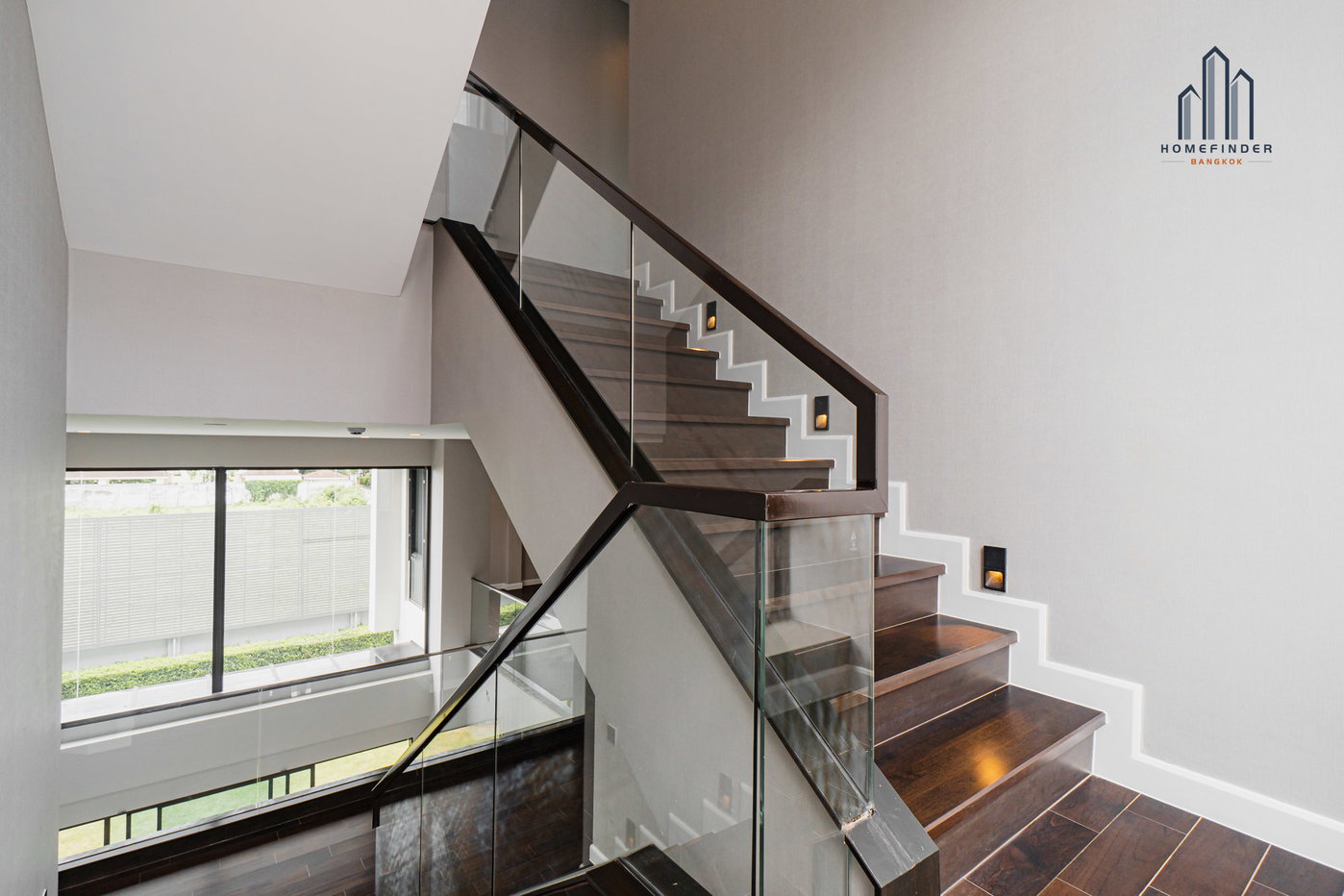 picture 95E1 – Ninety Five East One 4 bedrooms, for sale - 14/69