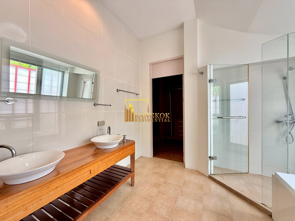 รูป Expansive 4 Bedroom House With Pool Near Thonglor Area - BR28183SH - รูปที่ 21/38