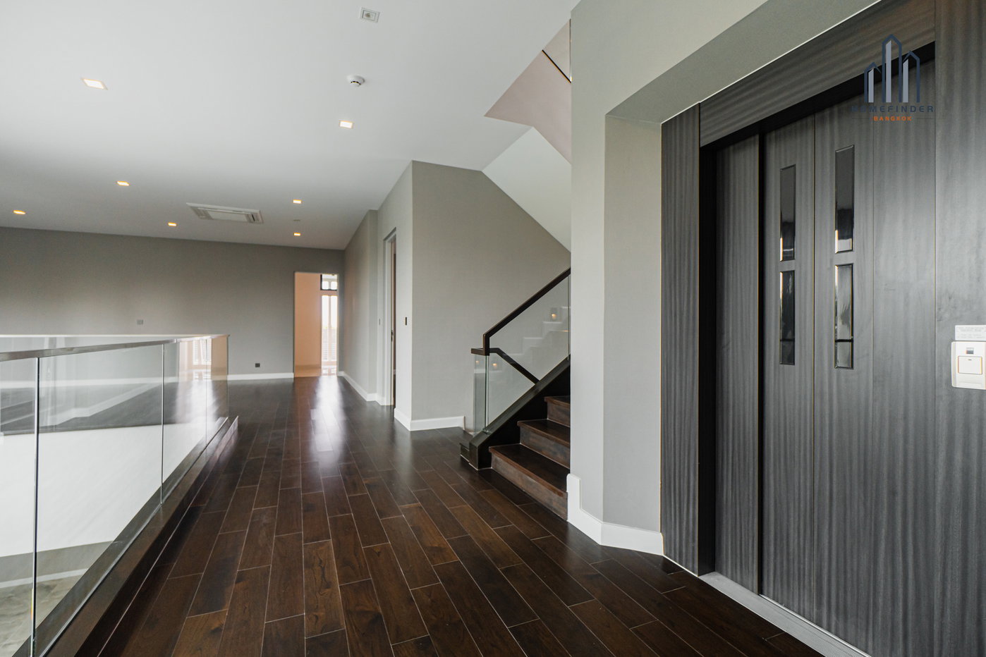 picture 95E1 – Ninety Five East One 4 bedrooms, for sale - 68/69