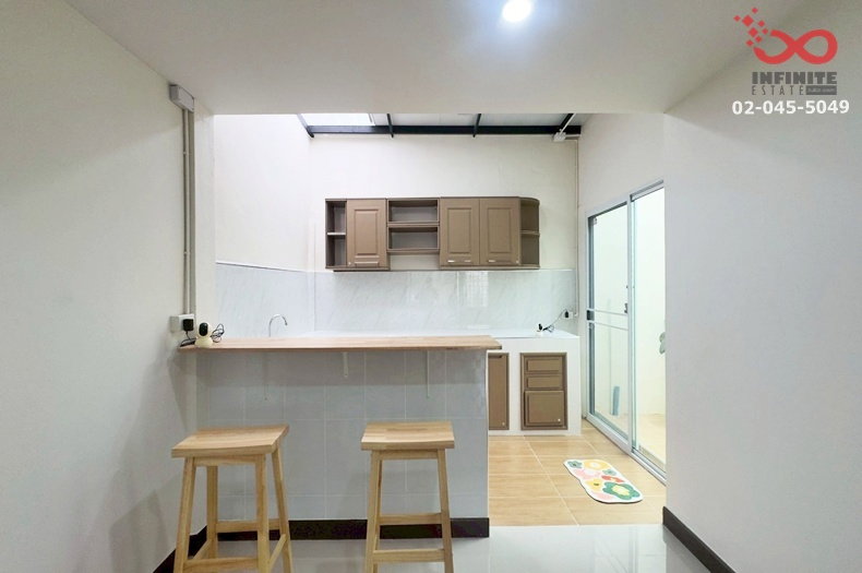 รูป ขายทาวน์เฮ้าส์ 2 ชั้น 22 ตรว. รีโนเวทใหม่ ซอยอ่อนนุช 40 สุขุมวิท 77 ใกล้ BTS - รูปที่ 9/13