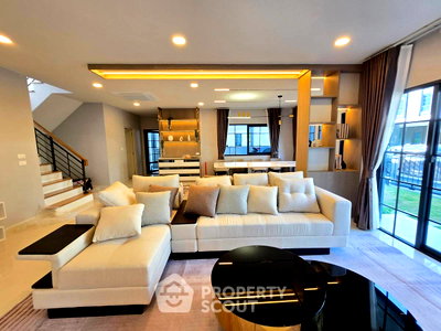 Houses for sale : 4-Bedroom House For Sale, 300 Sqm, Centro Bangna, Bang Kaeo (ID 2519051)